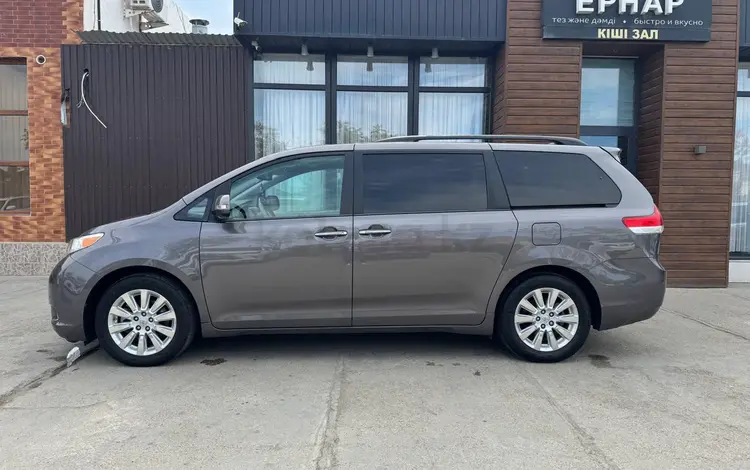 Toyota Sienna 2013 года за 8 999 999 тг. в Актау