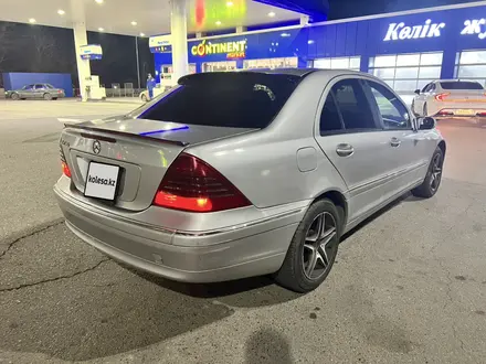 Mercedes-Benz C 240 2000 года за 2 000 000 тг. в Алматы – фото 5