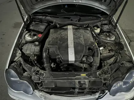Mercedes-Benz C 240 2000 года за 2 000 000 тг. в Алматы – фото 8