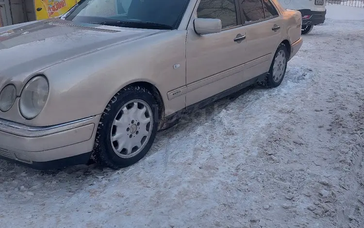 Mercedes-Benz E 230 1995 годаfor2 100 000 тг. в Астана