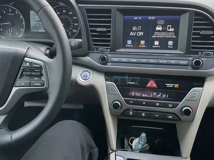 Hyundai Elantra 2017 года за 6 500 000 тг. в Караганда – фото 15