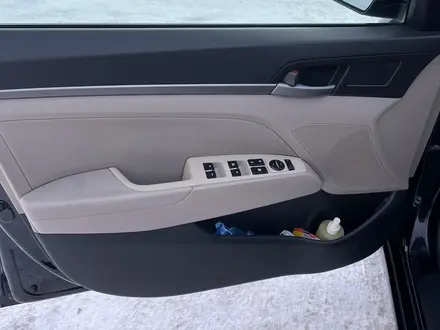 Hyundai Elantra 2017 года за 6 500 000 тг. в Караганда – фото 17