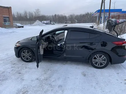Hyundai Elantra 2017 года за 6 500 000 тг. в Караганда – фото 5