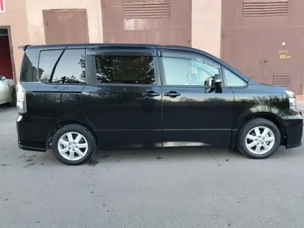 Toyota Voxy 2008 года за 5 500 000 тг. в Кокшетау