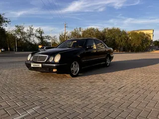 Mercedes-Benz E 320