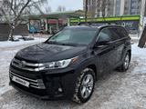 Toyota Highlander 2018 года за 18 500 000 тг. в Астана