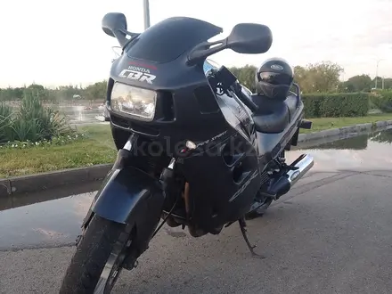 Honda  CBR 1000F 1995 года за 1 100 000 тг. в Талдыкорган