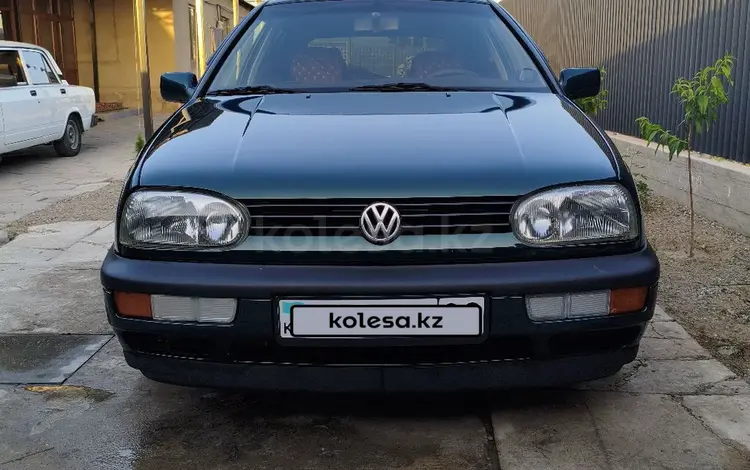 Volkswagen Golf 1996 годаүшін2 300 000 тг. в Тараз