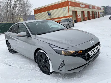 Hyundai Elantra 2023 года за 9 800 000 тг. в Актобе