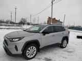 Toyota RAV4 2020 года за 15 500 000 тг. в Актобе