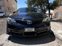 Toyota Camry 2014 года за 5 500 000 тг. в Жанаозен