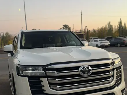 Toyota Land Cruiser 2021 года за 42 500 000 тг. в Астана