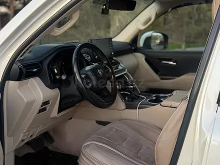 Toyota Land Cruiser 2021 года за 42 500 000 тг. в Астана – фото 5