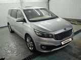Kia Carnival 2017 года за 9 600 000 тг. в Шымкент – фото 2
