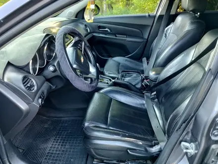 Chevrolet Cruze 2011 года за 4 500 000 тг. в Петропавловск – фото 7