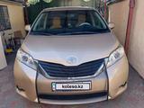 Toyota Sienna 2014 года за 12 500 000 тг. в Уральск