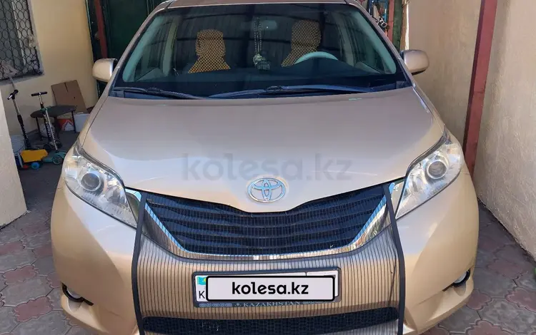 Toyota Sienna 2014 годаүшін13 500 000 тг. в Уральск