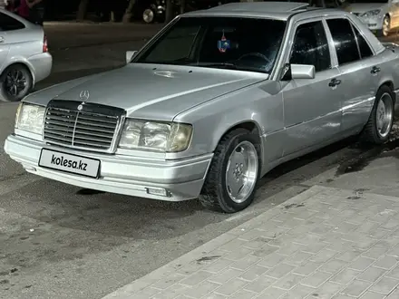 Mercedes-Benz E 220 1991 года за 2 500 000 тг. в Алматы – фото 8