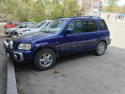 Honda CR-V 1997 года за 2 600 000 тг. в Караганда – фото 2