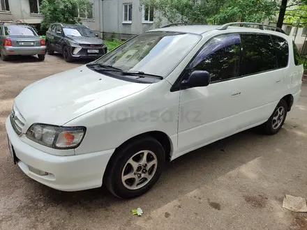 Toyota Ipsum 1997 года за 3 800 000 тг. в Усть-Каменогорск – фото 2