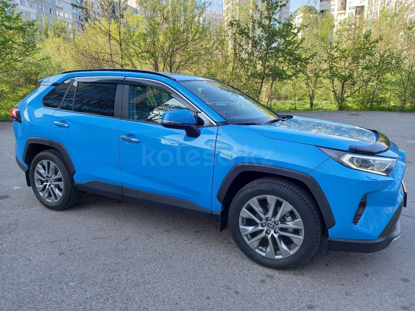 Toyota RAV4 2021 г.