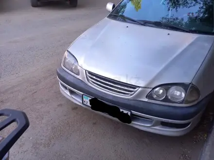 Toyota Avensis 2000 года за 2 000 000 тг. в Павлодар – фото 2