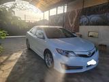 Toyota Camry 2014 года за 9 000 000 тг. в Атырау – фото 2