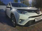 Toyota RAV4 2017 годаүшін14 000 000 тг. в Аксай