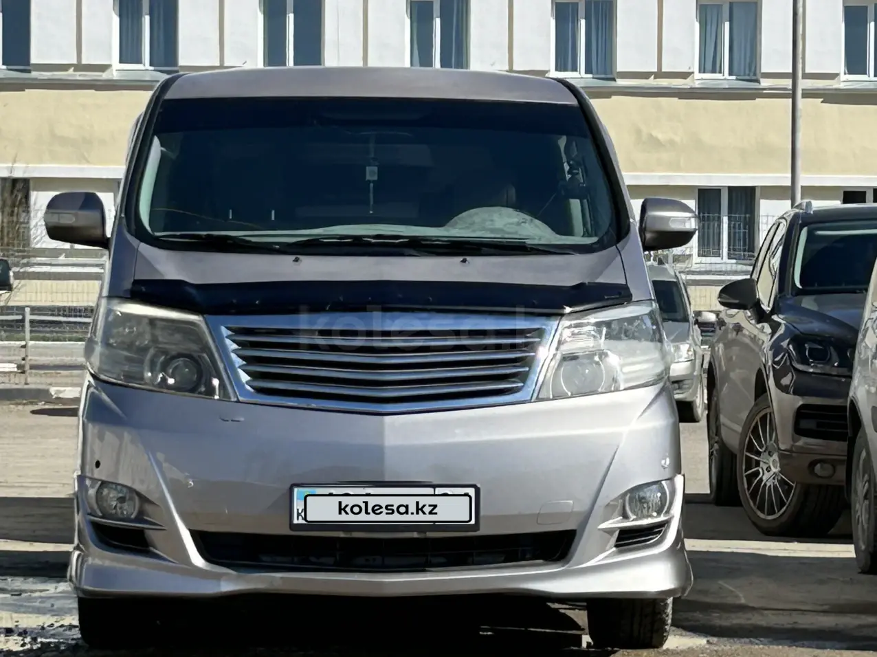Toyota Alphard, 2004