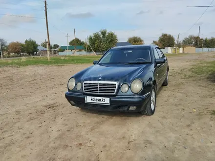 Mercedes-Benz E 320 1999 года за 3 500 000 тг. в Тараз – фото 2