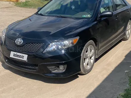 Toyota Camry 2011 года за 5 500 000 тг. в Актобе – фото 3