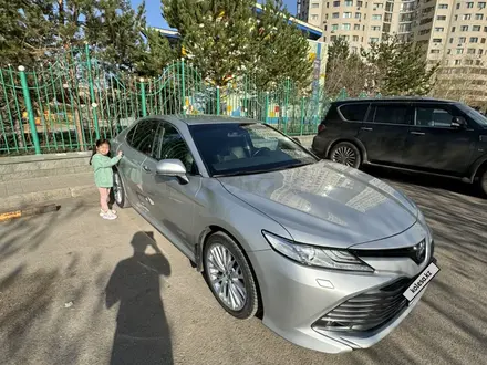 Toyota Camry 2019 года за 12 800 000 тг. в Караганда – фото 19