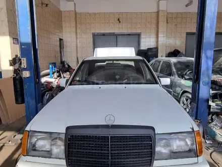 Mercedes-Benz E 230 1990 года за 1 300 000 тг. в Балхаш