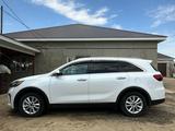 Kia Sorento 2018 годаfor8 500 000 тг. в Атырау – фото 2