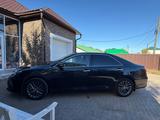 Toyota Camry 2017 года за 12 500 000 тг. в Уральск – фото 3
