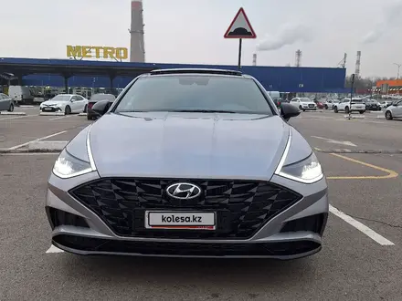 Hyundai Sonata 2022 года за 13 200 000 тг. в Алматы – фото 4