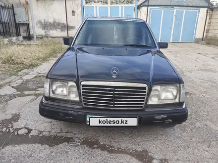 Mercedes-Benz E 220 1994 года за 1 500 000 тг. в Шымкент