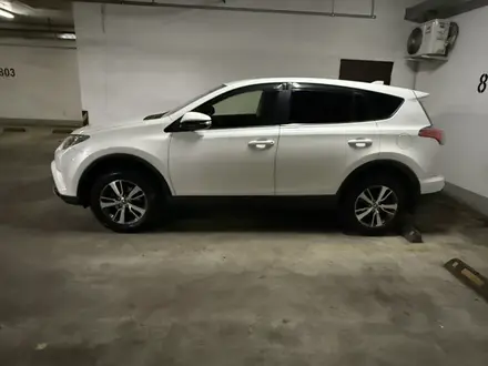 Toyota RAV4 2016 года за 10 800 000 тг. в Алматы – фото 3