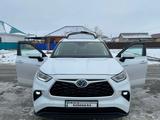 Toyota Highlander 2024 годаүшін26 500 000 тг. в Атырау
