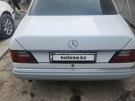 Mercedes-Benz E 230 1992 года за 1 100 000 тг. в Шымкент – фото 2
