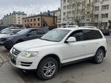Volkswagen Touareg 2007 годаүшін5 500 000 тг. в Костанай – фото 2