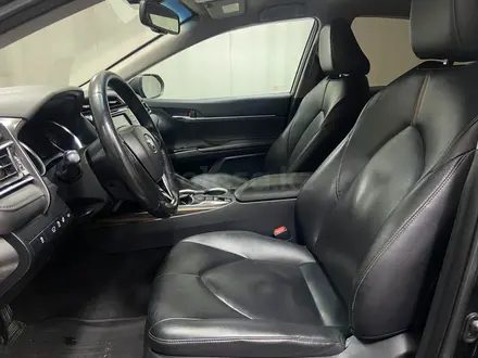 Toyota Camry Prestige 2020 года за 11 200 000 тг. в Алматы – фото 12