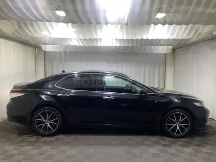 Toyota Camry Prestige 2020 года за 11 200 000 тг. в Алматы – фото 17