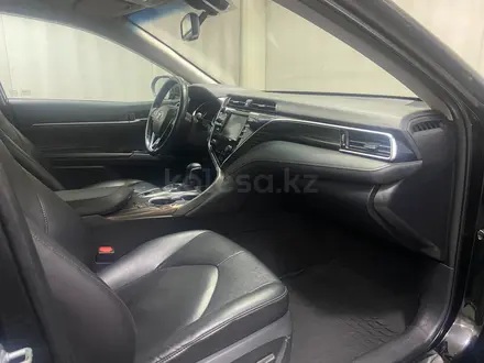 Toyota Camry Prestige 2020 года за 11 200 000 тг. в Алматы – фото 6