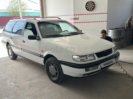 Volkswagen Passat 1995 года за 1 900 000 тг. в Айтеке би – фото 2