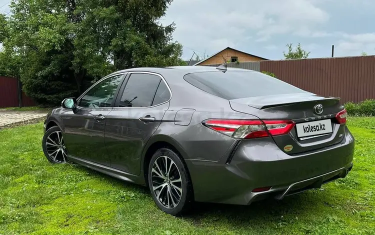 Toyota Camry 2019 года за 11 800 000 тг. в Алматы