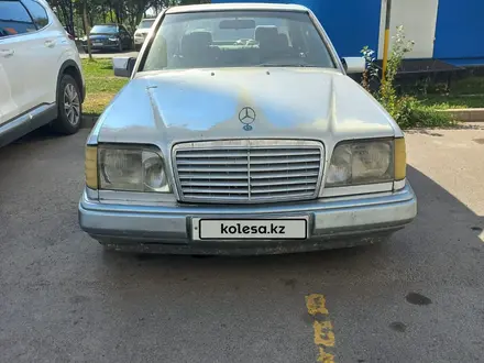 Mercedes-Benz E 220 1994 года за 1 500 000 тг. в Алматы