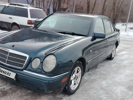 Mercedes-Benz E 240 1998 года за 2 500 000 тг. в Караганда – фото 10
