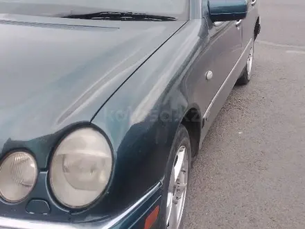 Mercedes-Benz E 240 1998 года за 2 500 000 тг. в Караганда – фото 7
