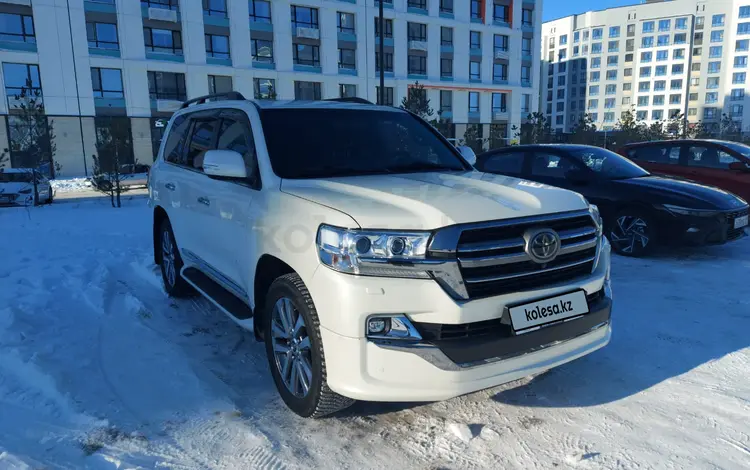 Toyota Land Cruiser 2019 годаүшін37 000 000 тг. в Астана